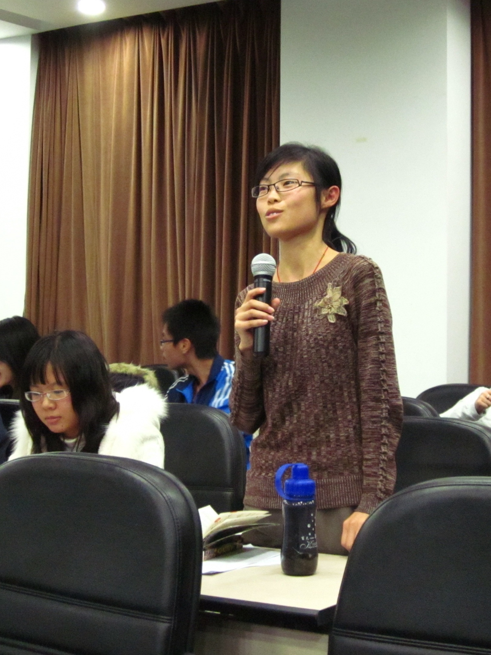 亚洲色情
亲友团互动